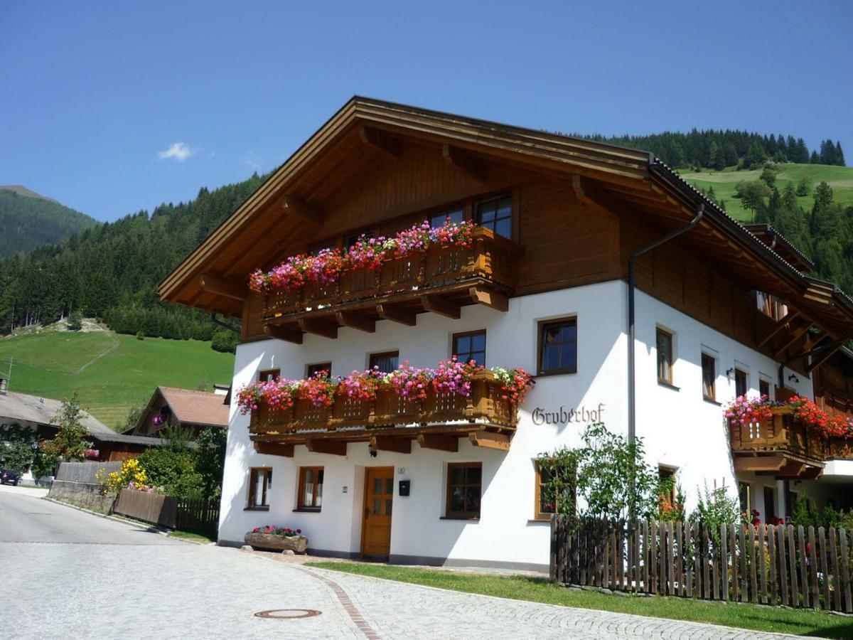 Gruberhof Appartement Innichen Buitenkant foto